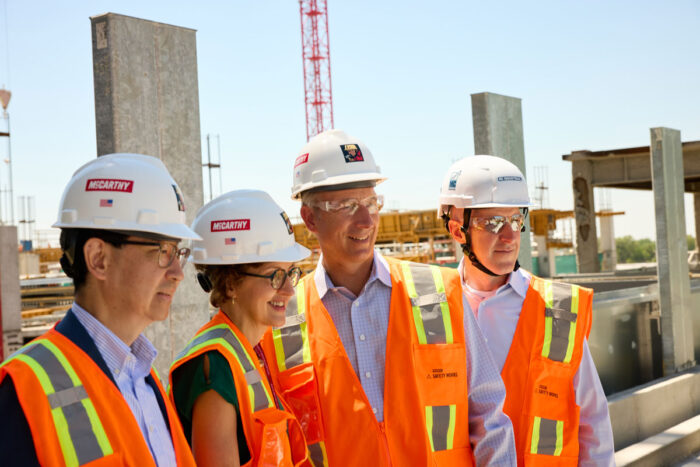 Neuroscience leaders tour research building site