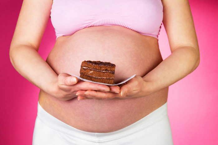 A mouse study by researchers at Washington University School of Medicine in St. Louis suggests that a pregnant mother's high-fat, high-sugar diet may have consequences for later generations. The study indicates that a woman's obesity can cause genetic abnormalities that are passed through the female bloodline to at least three subsequent generations, increasing the risk of obesity-related conditions.